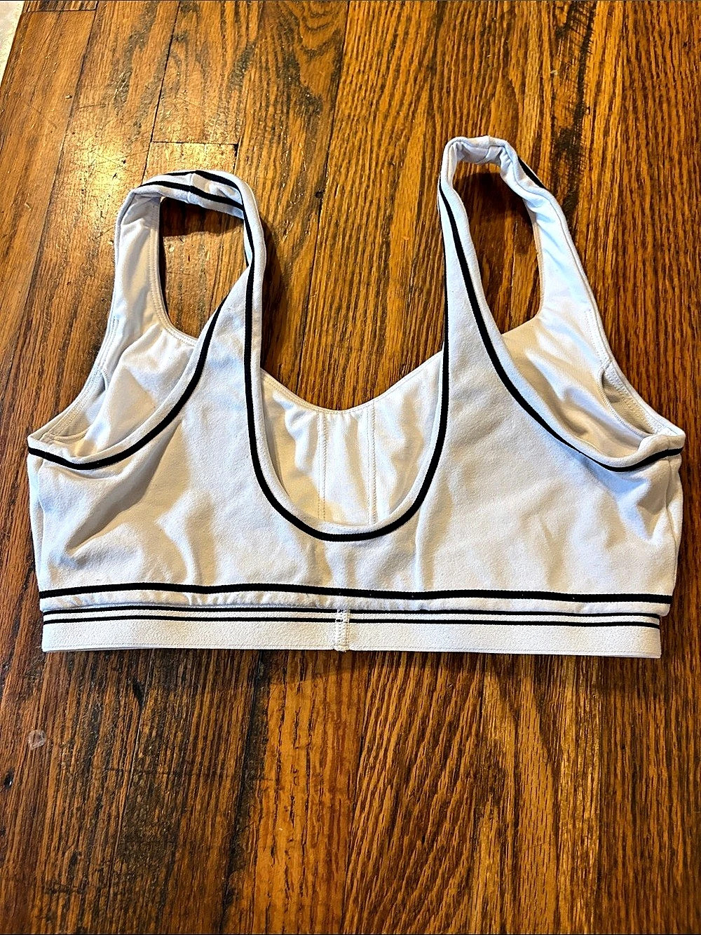 🎉Alo Sports Bra in White and Black Size Small! - Picture 2 of 3